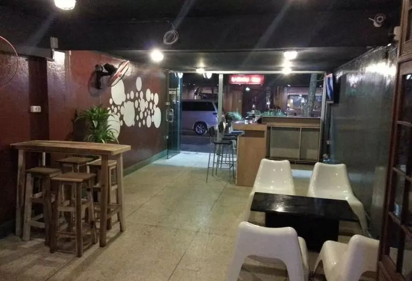 Mad Cow Hostel Silom