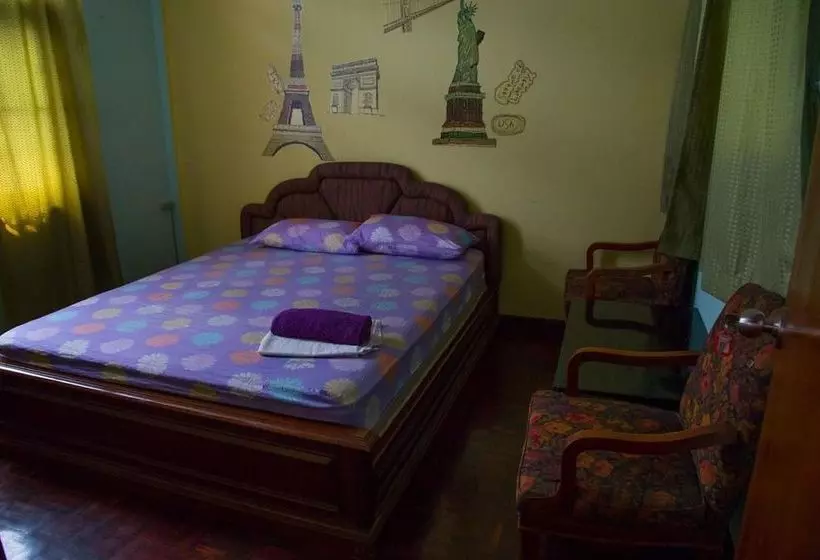 Mad Cow Hostel Silom