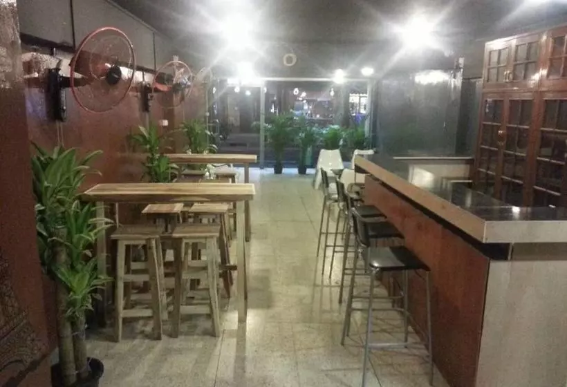 Mad Cow Hostel Silom