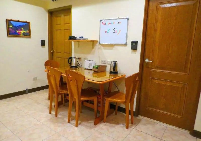 پانسیون Ez Stay Juifen