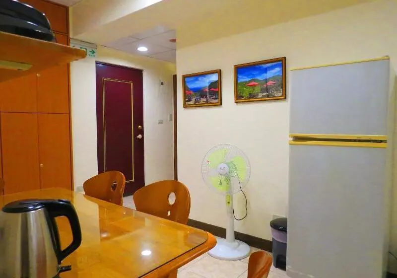 پانسیون Ez Stay Juifen