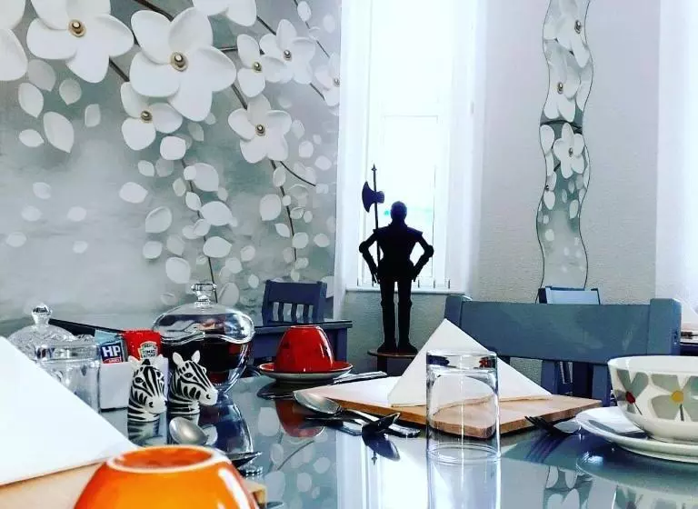 פנסיון St Edmunds Guest House