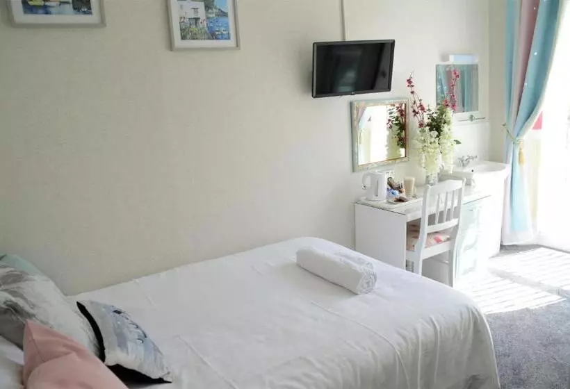 פנסיון St Edmunds Guest House