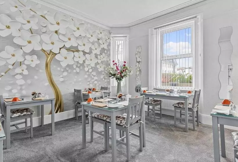 פנסיון St Edmunds Guest House