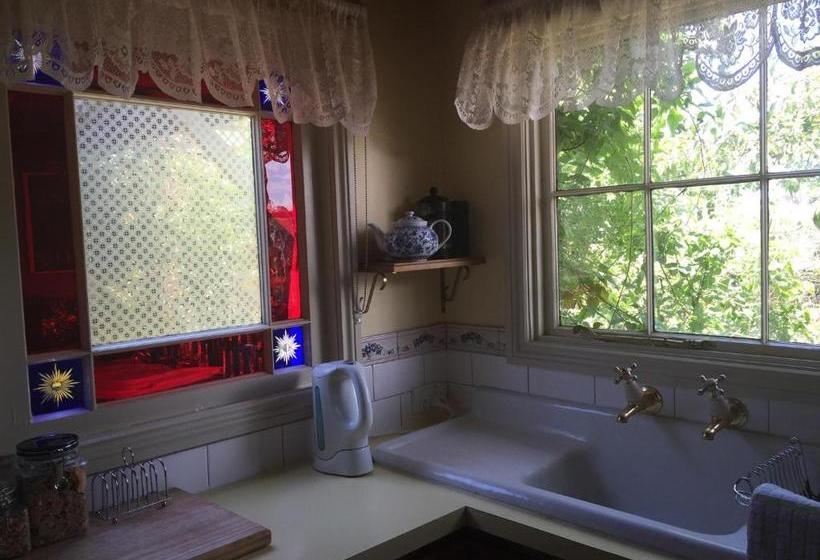 צימר Braeside Garden Cottages