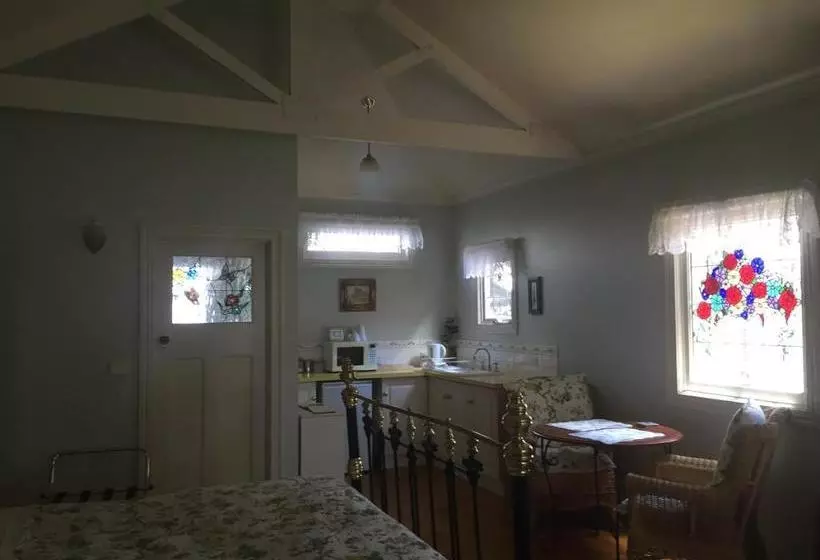 住宿加早餐 Braeside Garden Cottages