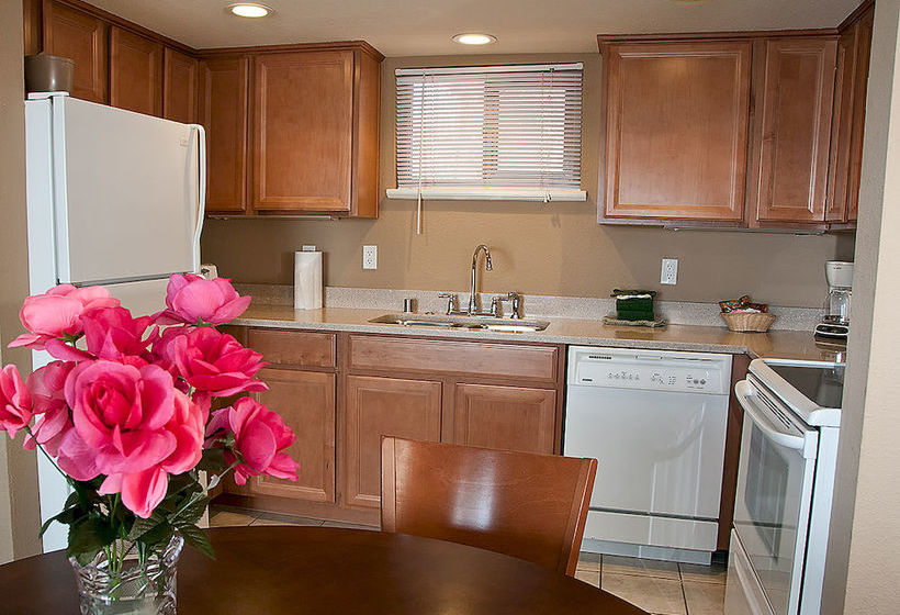 فندق Beachcomber Inn