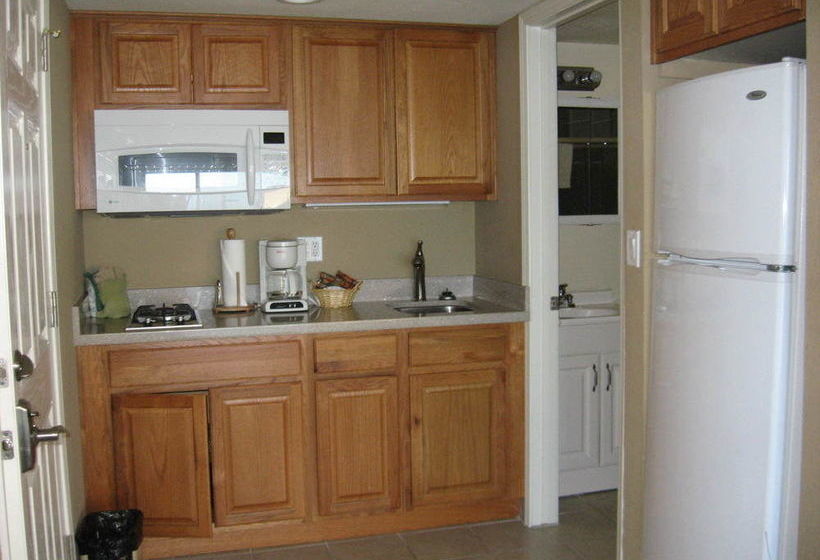 فندق Beachcomber Inn