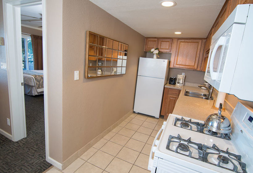 فندق Beachcomber Inn