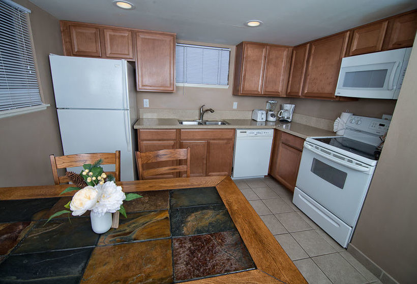 فندق Beachcomber Inn