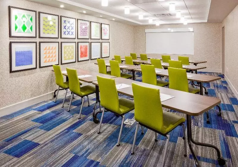 בית מלון כפרי Holiday Inn Express And Suites Des Moines Downtown, An Ihg