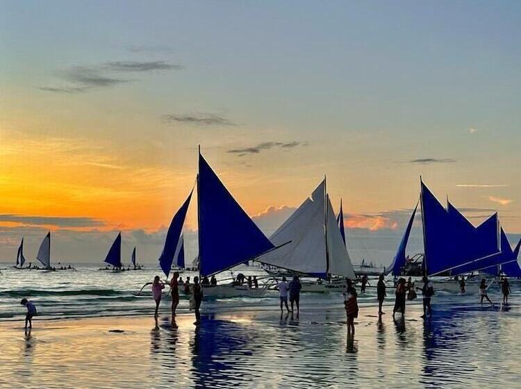 Отель Serene La Playa Boracay