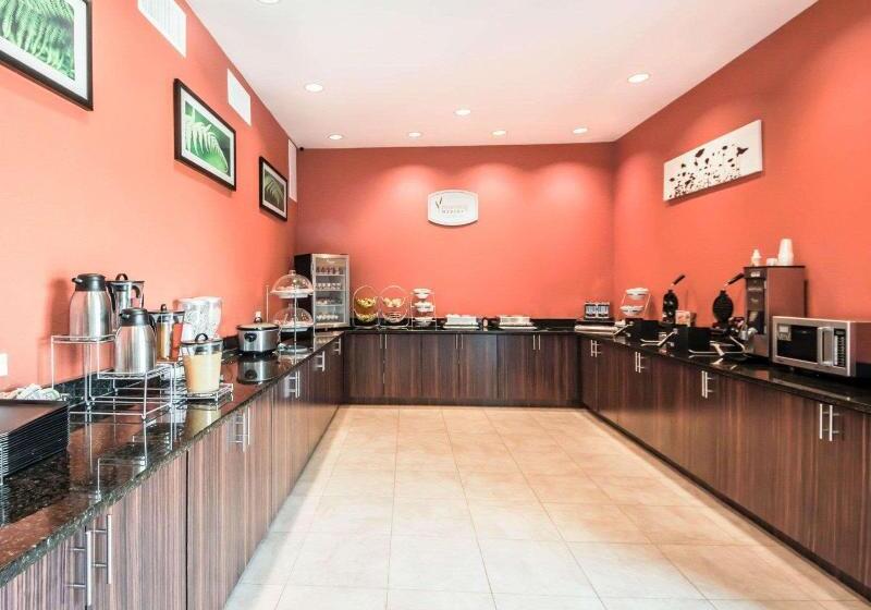 Отель Sleep Inn & Suites Hennessey North