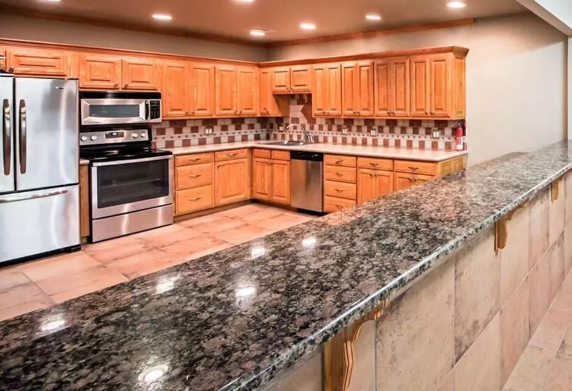 호텔 Sleep Inn & Suites Hennessey North