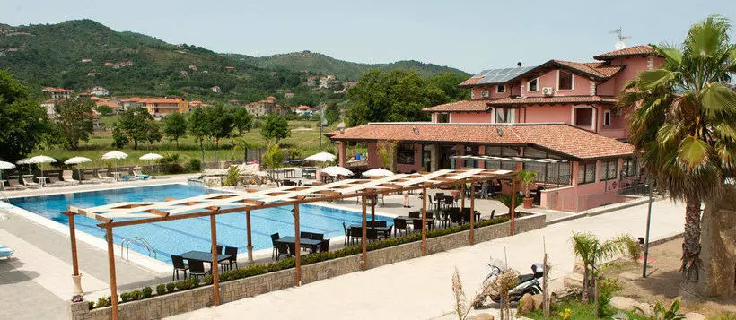 L Oasi Del Fauno Country House