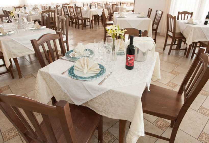 L Oasi Del Fauno Country House