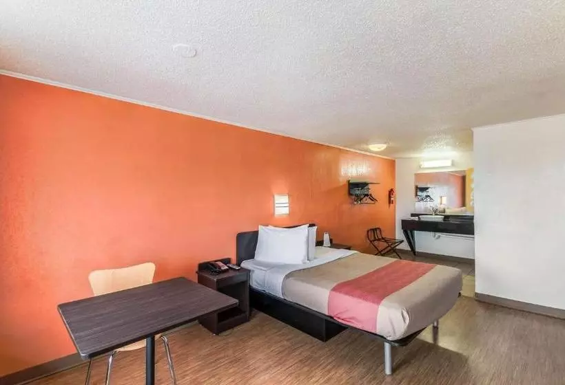 Motel 6 Kalamazoo