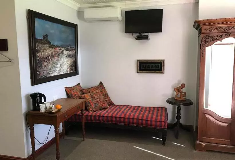 膳宿费 The Crown Guest House