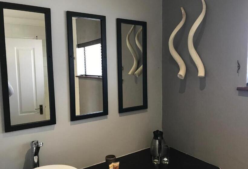 膳宿费 The Crown Guest House