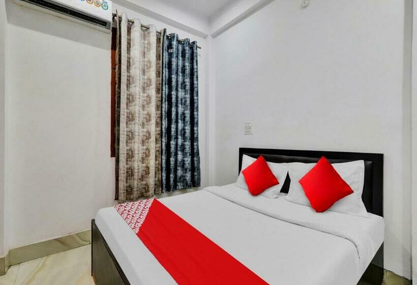 Отель Oyo Flagship 81103  Platinum