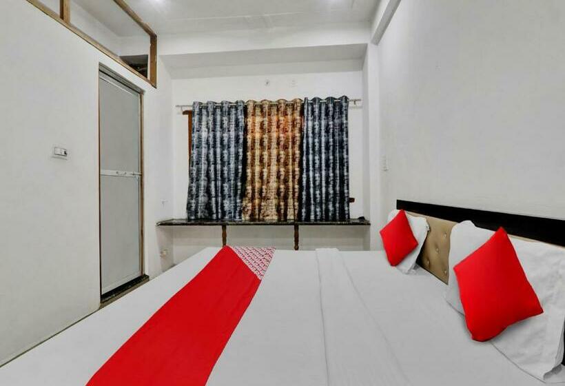 Отель Oyo Flagship 81103  Platinum