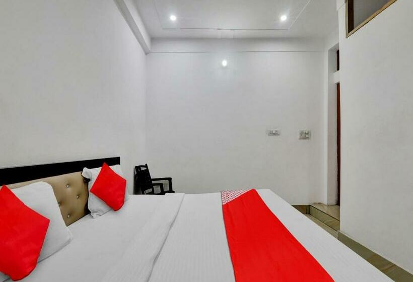 Отель Oyo Flagship 81103  Platinum