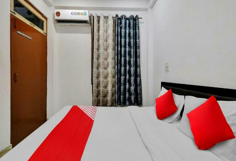 Отель Oyo Flagship 81103  Platinum