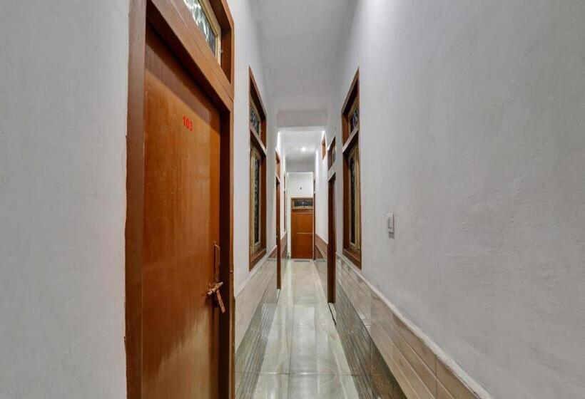 Отель Oyo Flagship 81103  Platinum