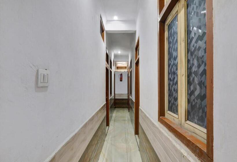 Отель Oyo Flagship 81103  Platinum