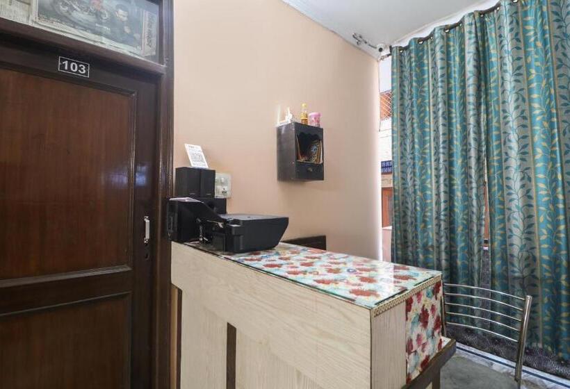 هتل Oyo Flagship 81132 Vansh Residency