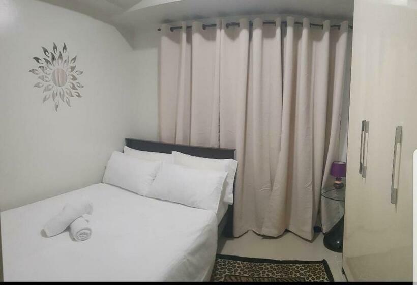 Retkeilymaja Condotel Staycation