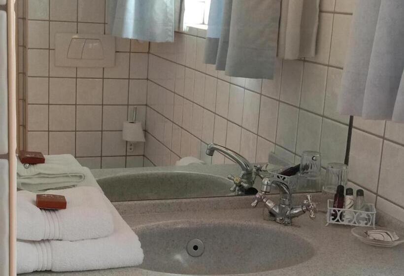 تختخواب و صبحانه Eberwein