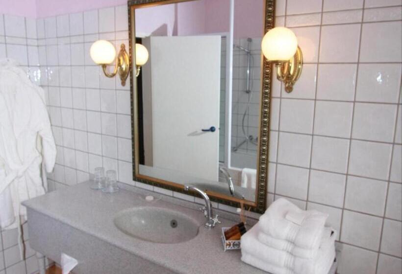 تختخواب و صبحانه Eberwein