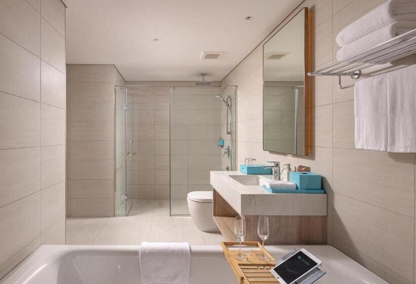 هتل A La Carte Ha Long Bay Residence