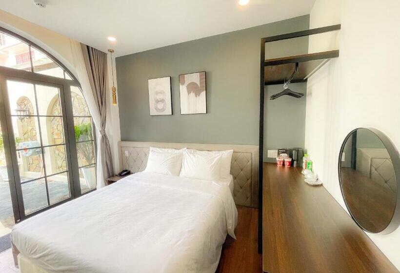 هتل Camellia Villa