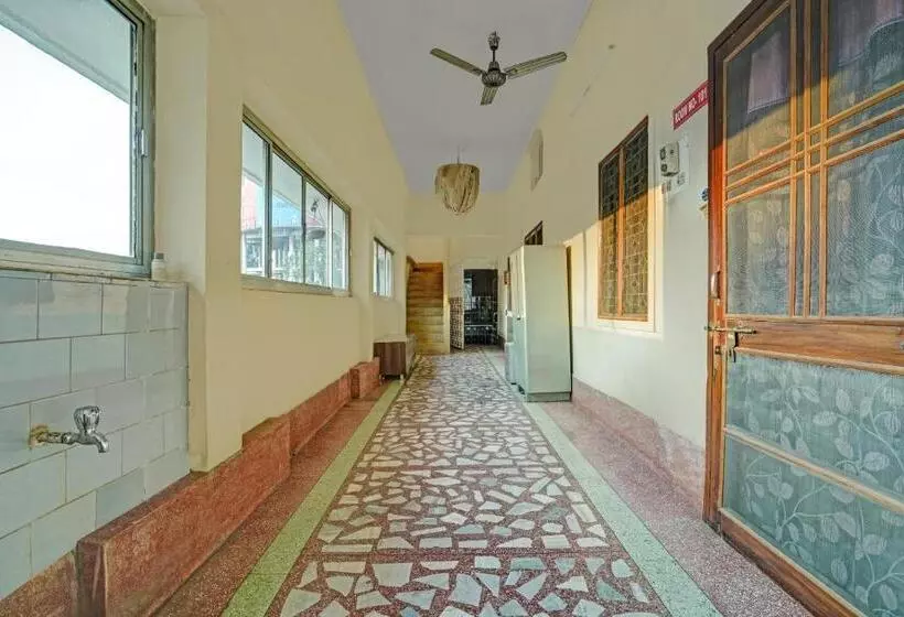 Flagship Hotel Pragya 4