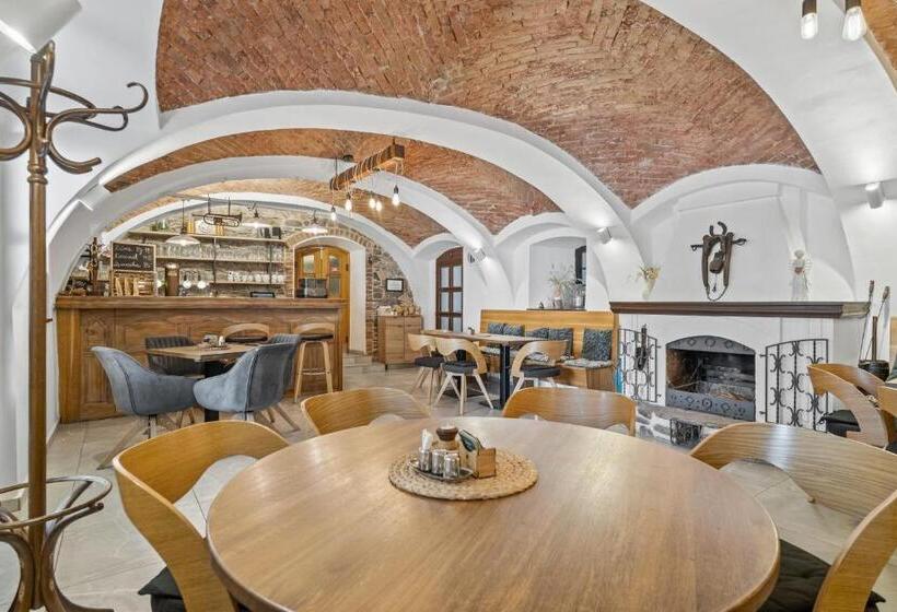 Pension A Restaurace Regina