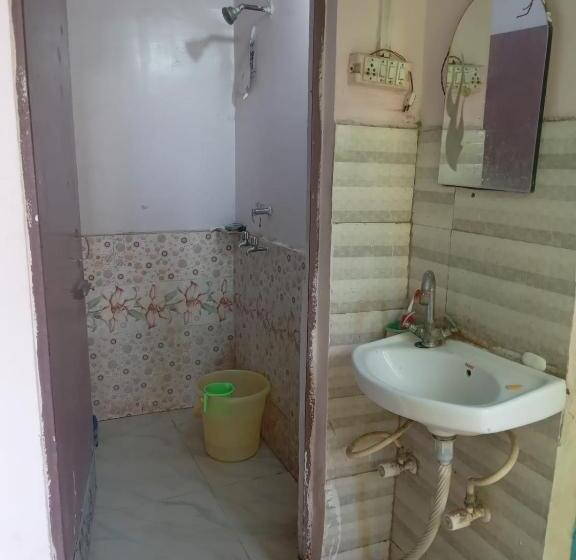 הוסטל Superinn Home Stay& Guest House