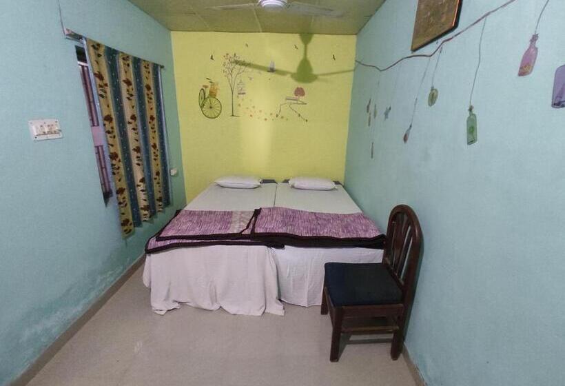 הוסטל Superinn Home Stay& Guest House