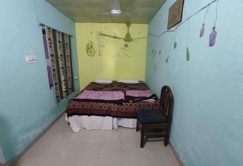 הוסטל Superinn Home Stay& Guest House