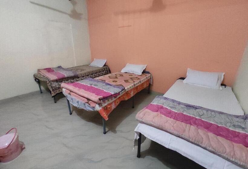 הוסטל Superinn Home Stay& Guest House