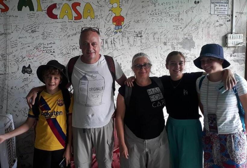 הוסטל Superinn Home Stay& Guest House