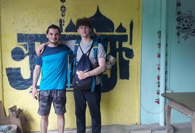 הוסטל Superinn Home Stay& Guest House