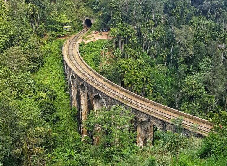 تختخواب و صبحانه Nine Arch Araliya Homestay