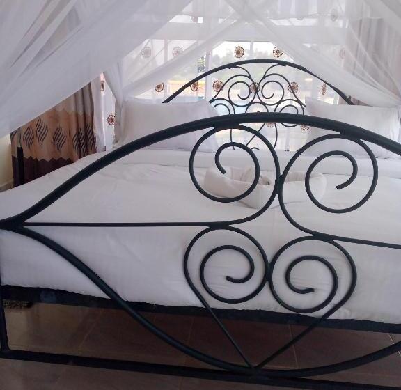 هتل Odelia Gardens