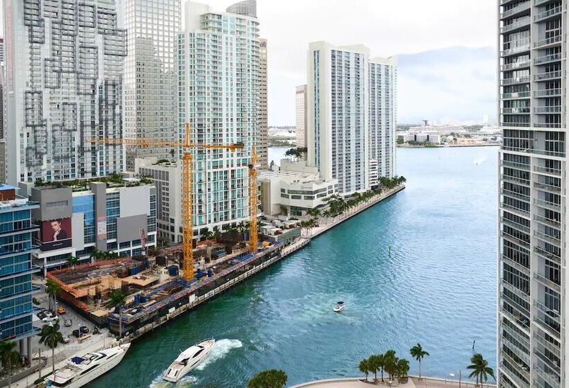 Icon Brickell Luxury Residence