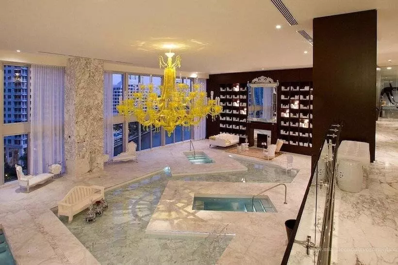 Icon Brickell Luxury Residence
