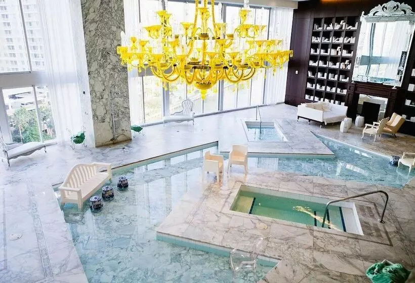 Icon Brickell Luxury Residence