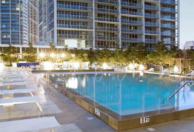Icon Brickell Luxury Residence