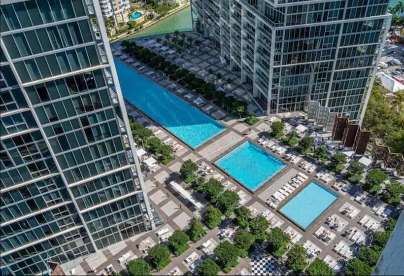 Icon Brickell Luxury Residence
